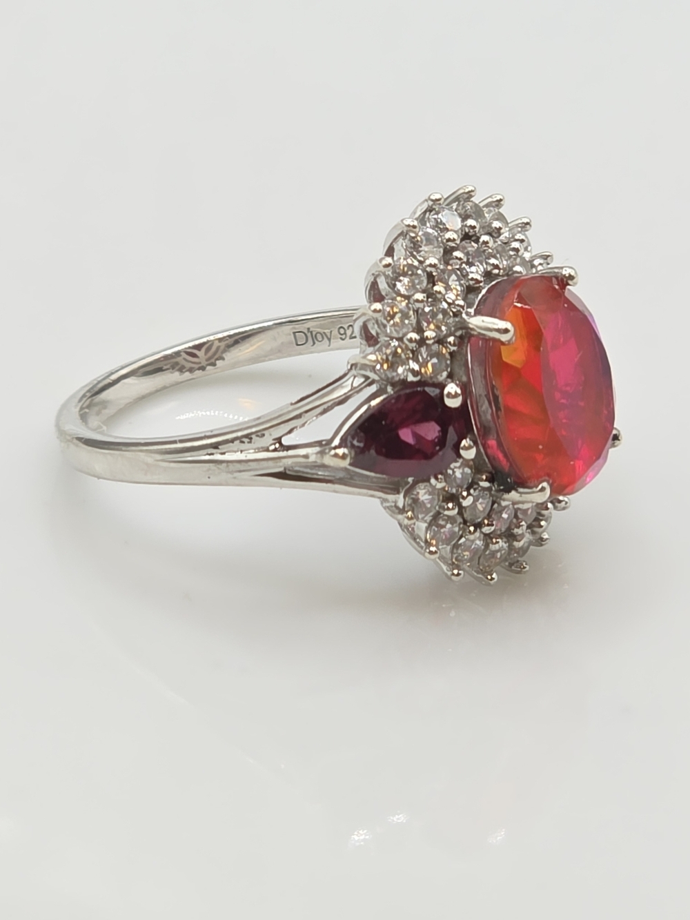 NWOT Rare Volcanic Quartz ,Garnet And White Topaz Ring - Picture 3 of 9